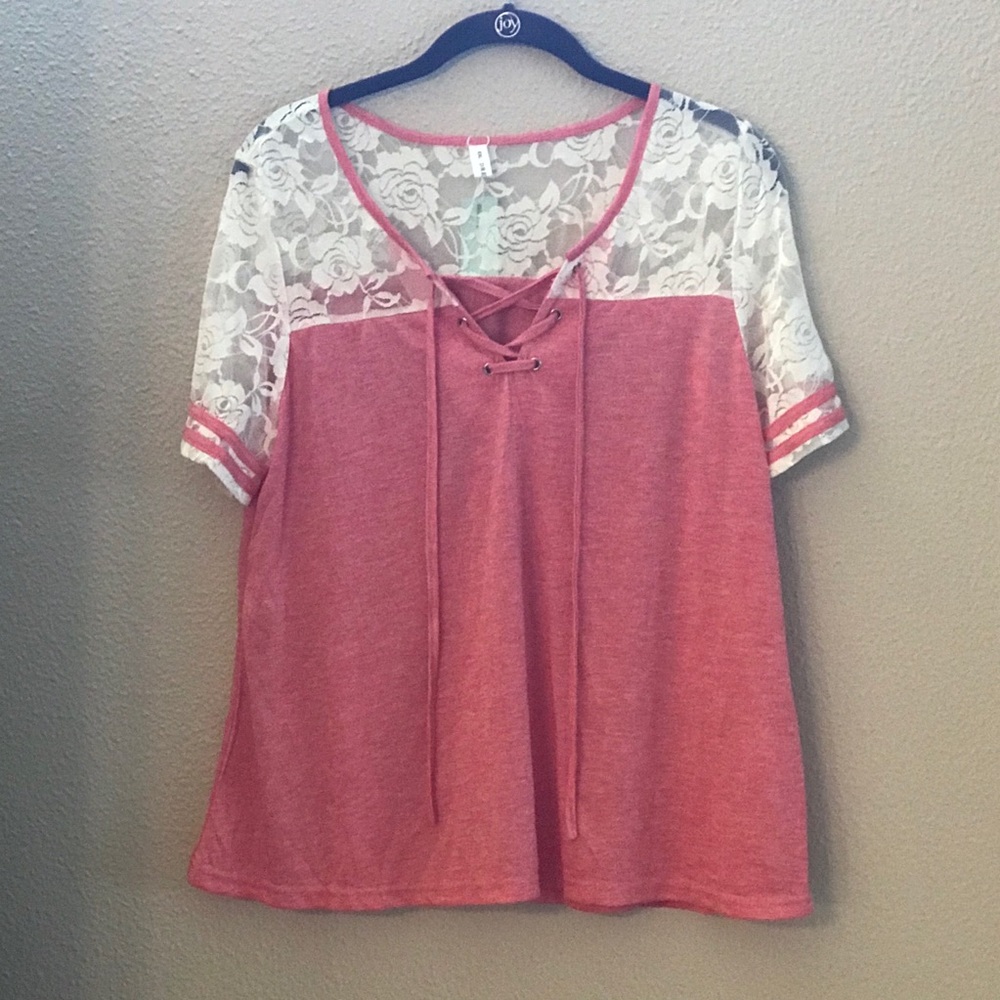 NWT Dressfo Pink & White Lace Top (Size XXL)
